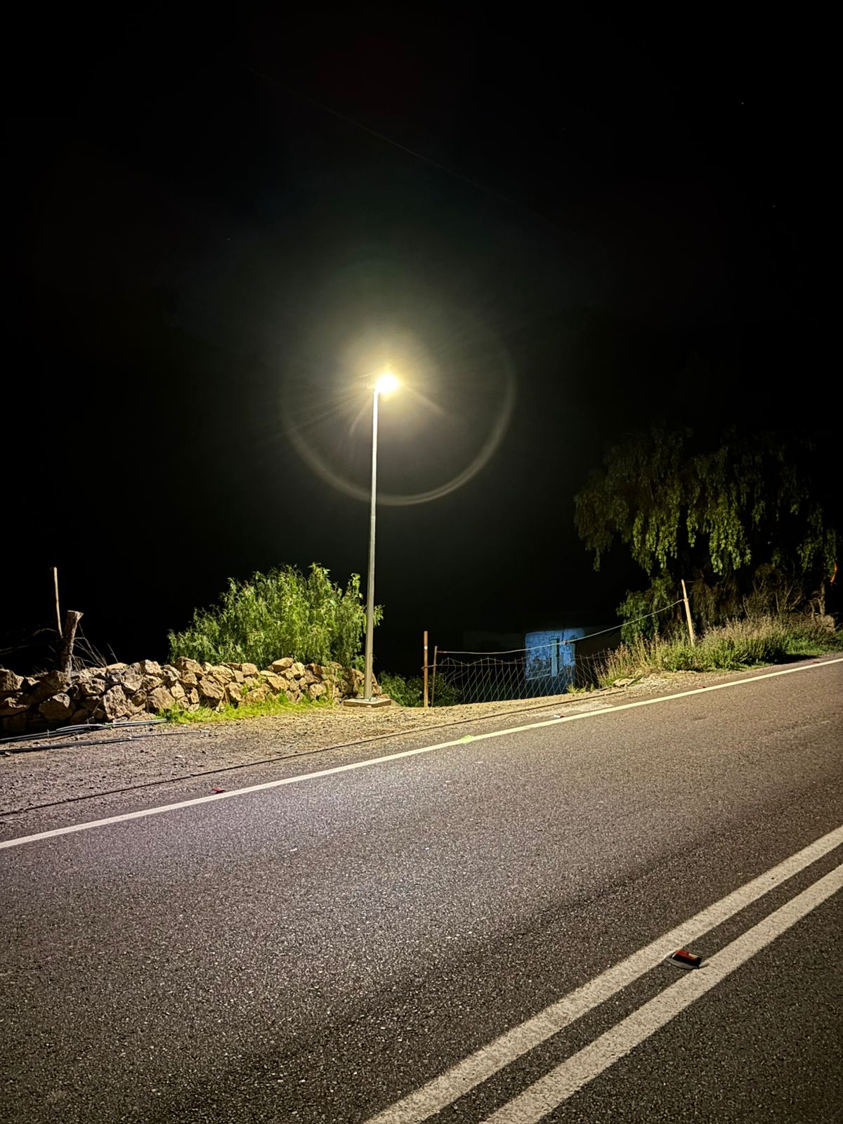 Foco Luminaria Solar Smart LA30P 400W DS1 2200K Luz Cálida Roadsmart®